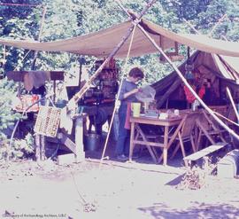 Kitchen &amp; dining tent